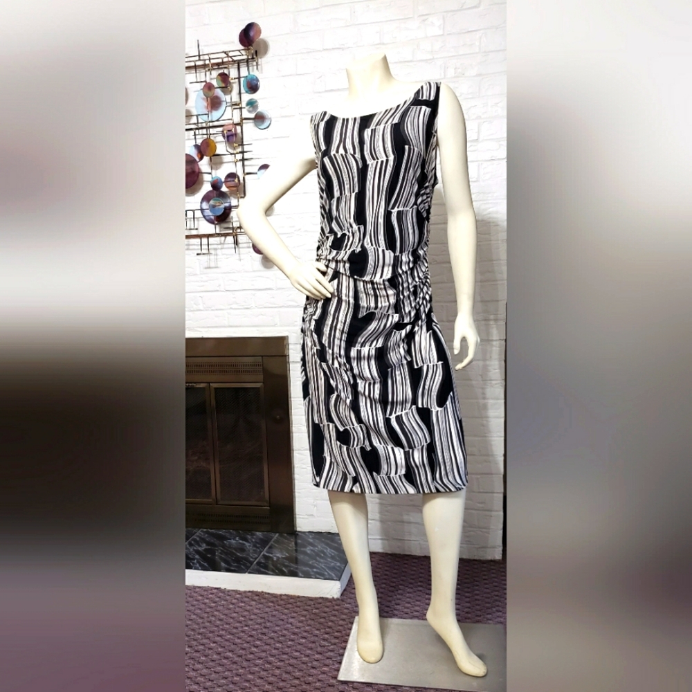 KAMALI KULTURE by NORMA KAMLI| Sleeveless Dress